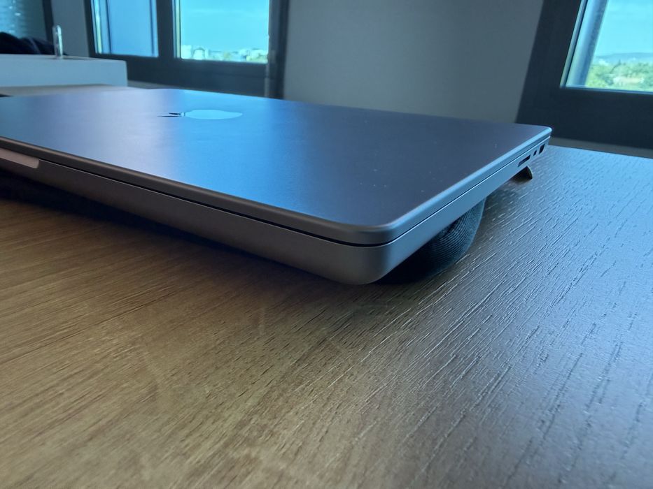 Като НОВ Macbook Pro 14 16GB M1 Pro 512GB