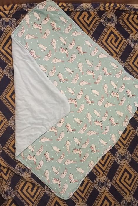 Продам уголок на выписку