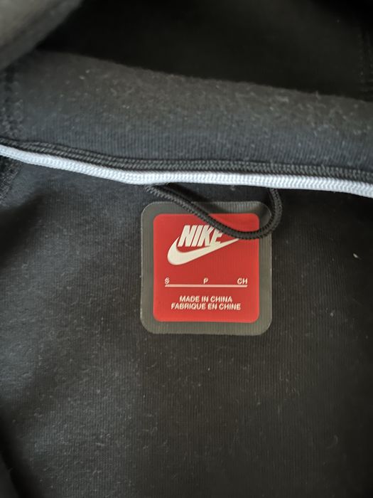 Nike tech mărime S.