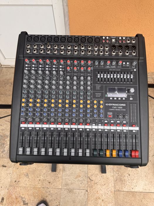 Vand 2 boxe  acrive rcf 735A si un mixer dinacor 1003