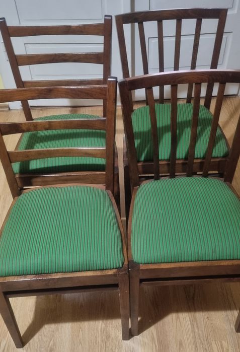 Scaune tapițate din lemn masiv