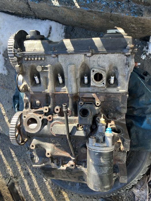 Продам двигатель 1.8 бензин (подходит на Пассат Passat / Golf)