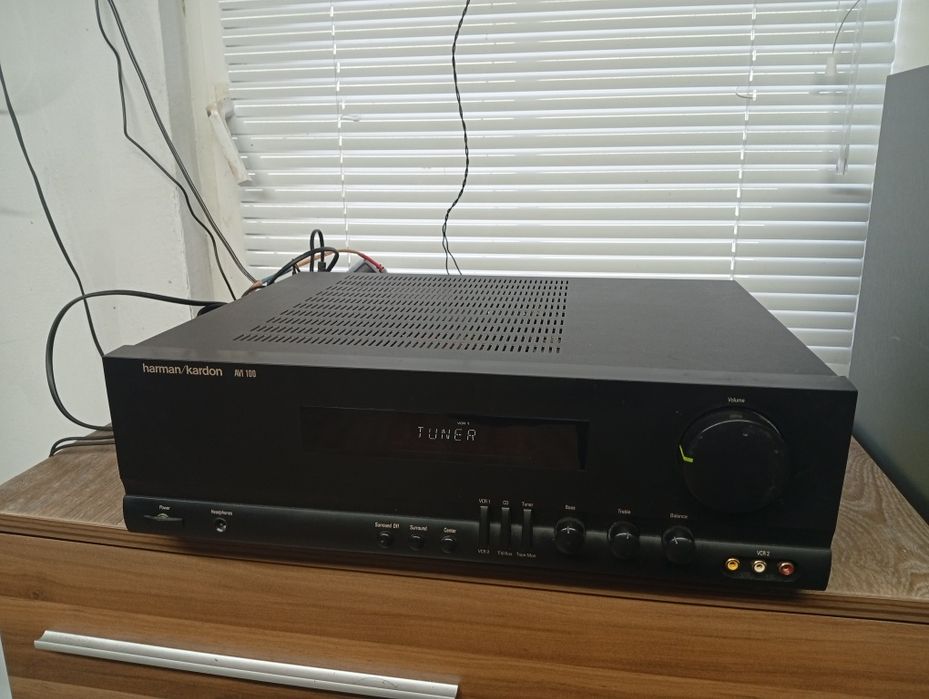 5.1 канален усилвател Harman Kardon AVI-100