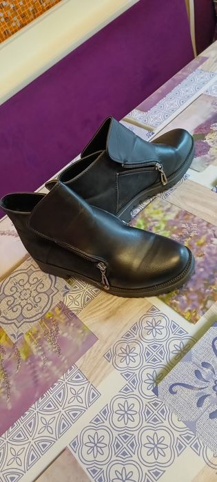Женские полусапожки раз. 37.