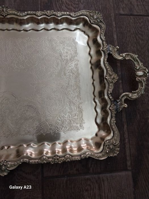 Продается винтажный поднос