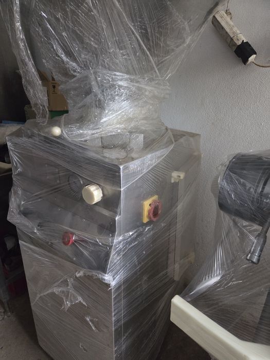 Srit umplut carnati,masina salam cu vid,sprita