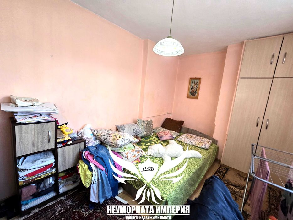 Продавам тристаен 68кв.м. на 4ти етаж с метален гараж в гр.Асеновград, квартал Изток