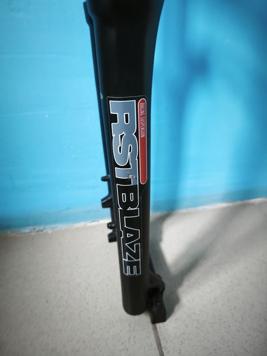 Вилка для велосипеда RST