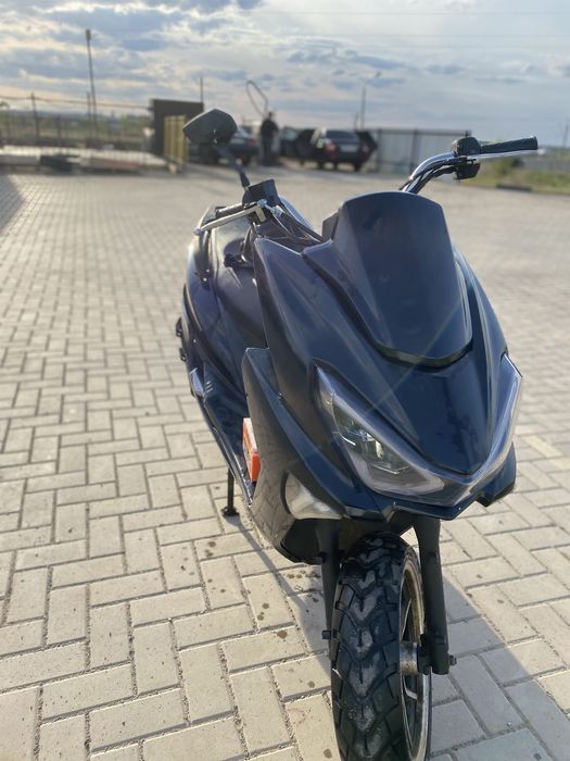 Скутер Maxi 150 куб