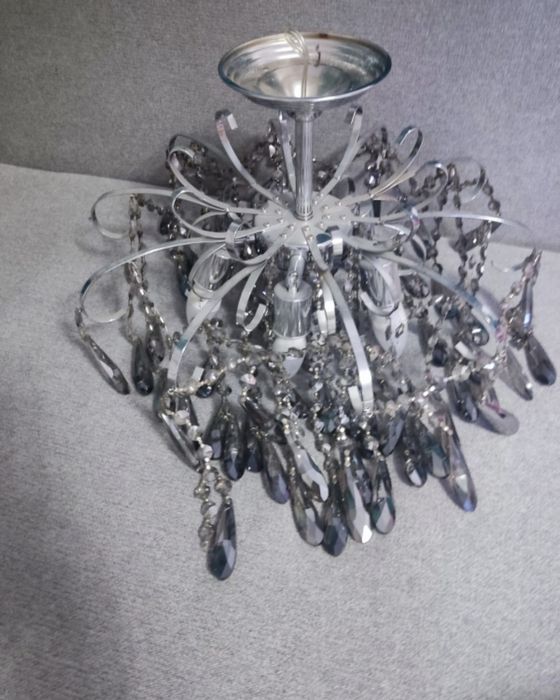 Продам люстры в отличном состоянии