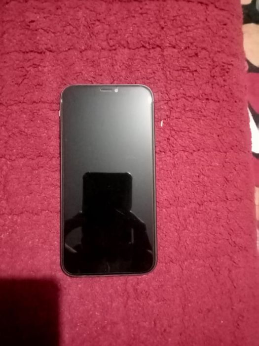 Продам 11 айфон