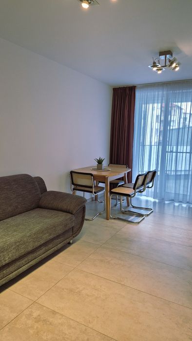 Inchiriez apartament  cu 2 camere
