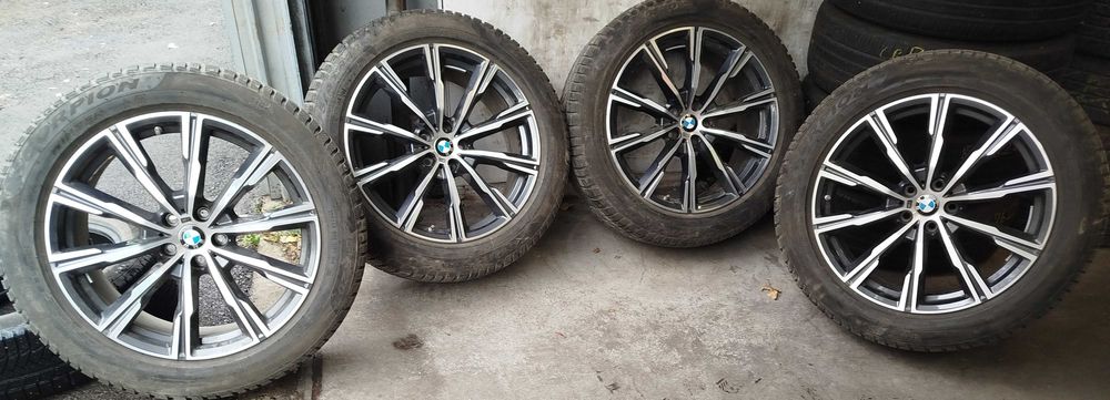 Оригинални джанти и зимни гуми за BMW -  9J x 20, 275 45 20 PIRELLI SW - нови отлични