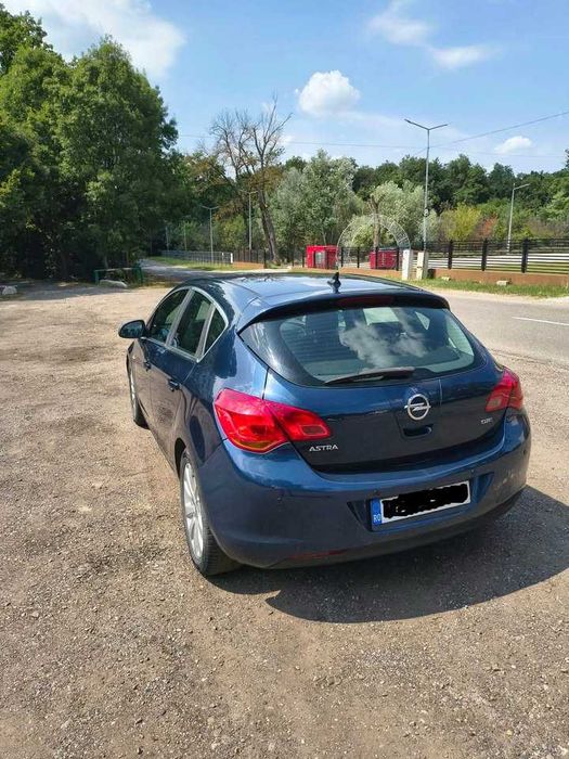 Opel Astra J || 1.7cdti 2010