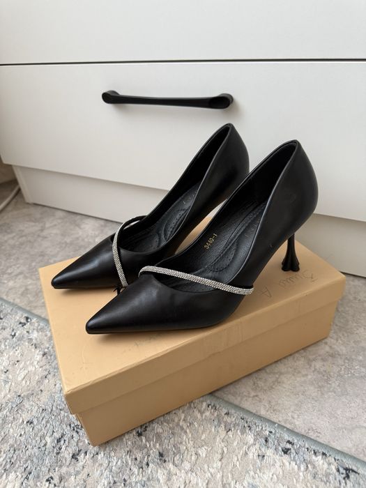 срочно продам обуви все по 5000