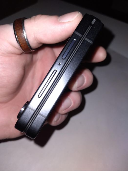 Samsung Galaxy Z Flip 7