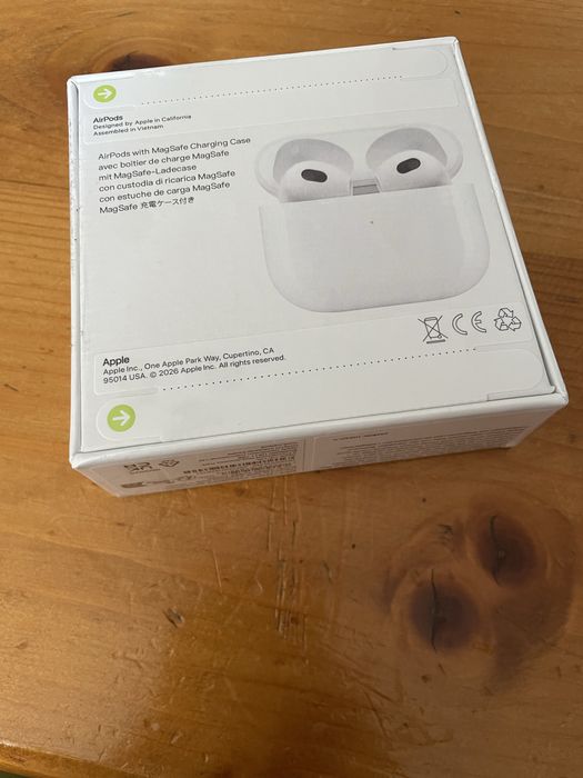 Слушалки AirPods 3