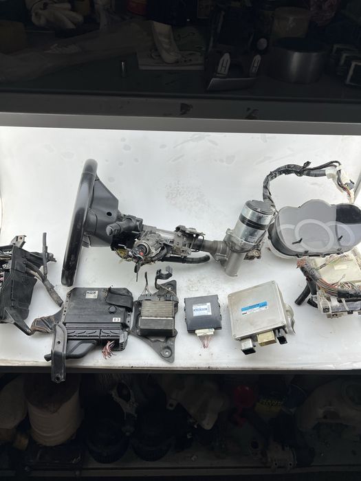 Toyota RAV 4 (XA30) Unitate/modul comandă servodirecție 8965042040 Toyota RAV 4 (XA30) Kit  pornire cu ECU motor și set
