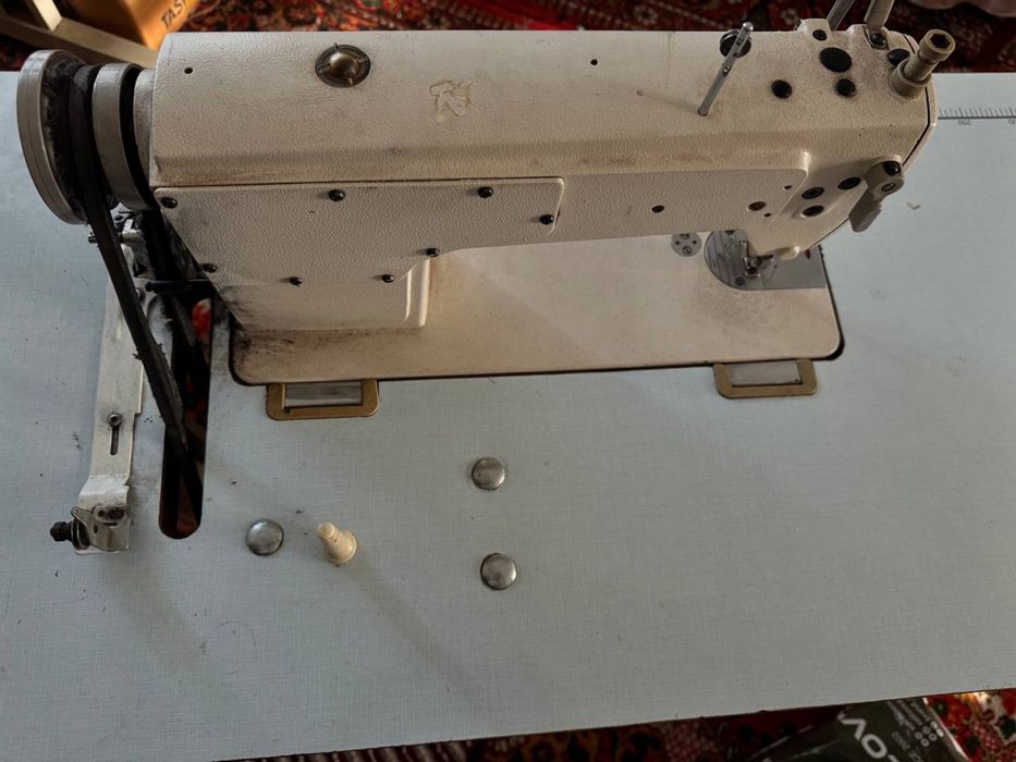 Tikuv moshinasi sotiladi