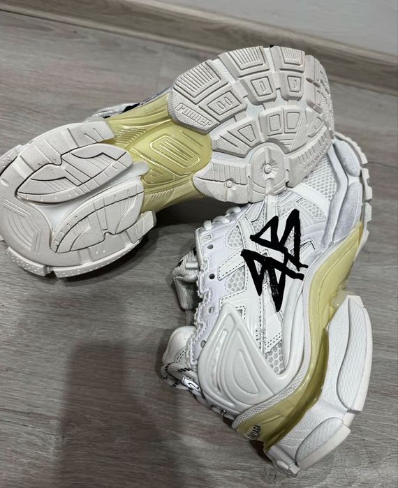 Balenciaga Runner