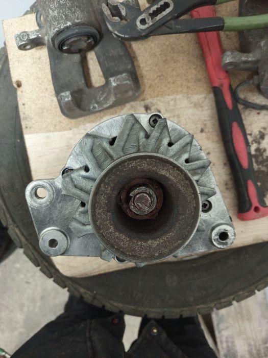 Генератор и стартер  Ауди 80 б3