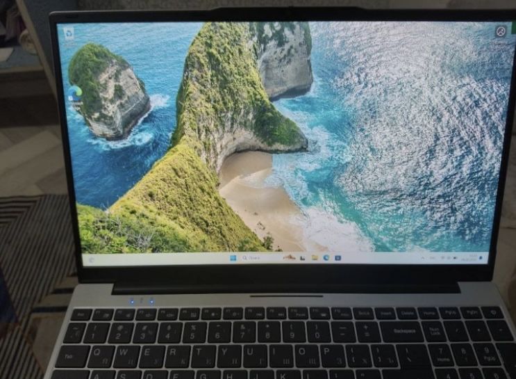 Очень хороший ноутбуе, для игр-учебы