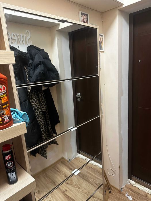 Шкаф за обувки с огледални врати