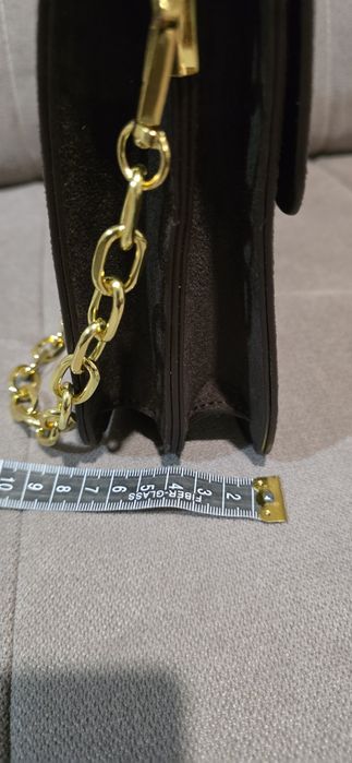 Geanta medie un accesoriu deosebit la tinuta