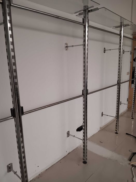 Запазено оборудване за магазин за дрехи