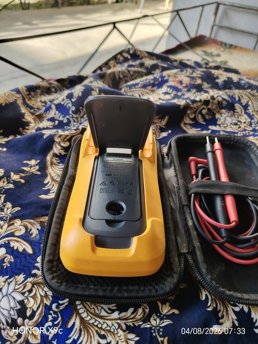 Multimeter FLUKE 15B Mas yangi