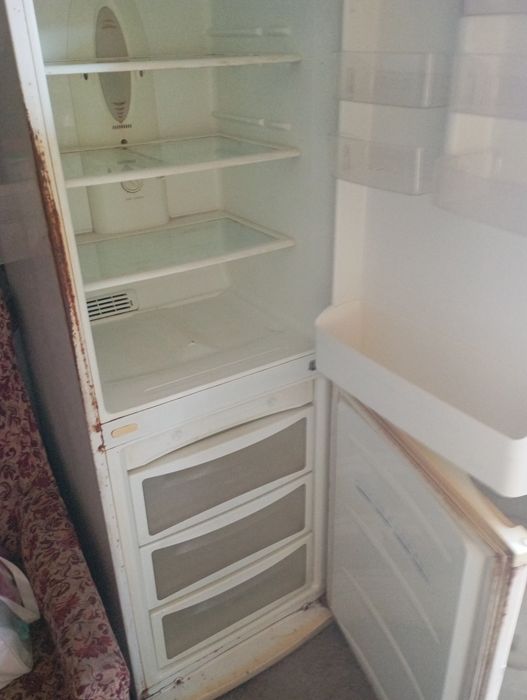 Срочно продаётся холодильник