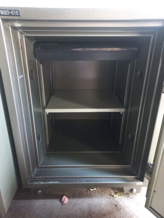 Продам сейф topaz