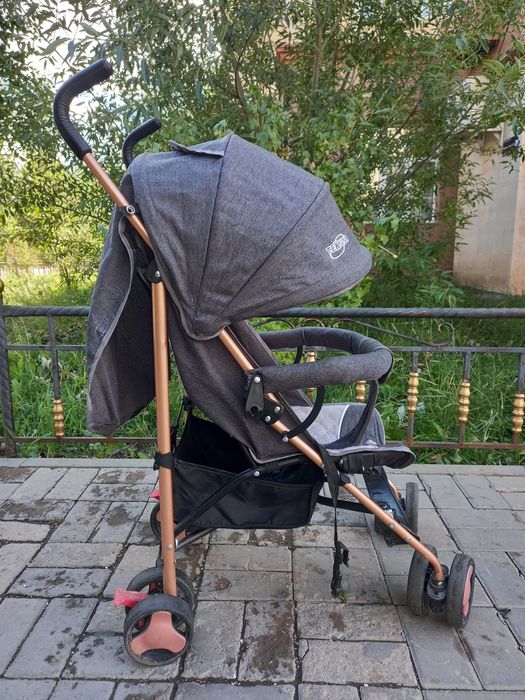 Коляска детскаяя