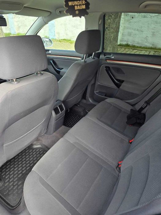 Vand Golf 5 1.6 FSI Benzina - Medgidia