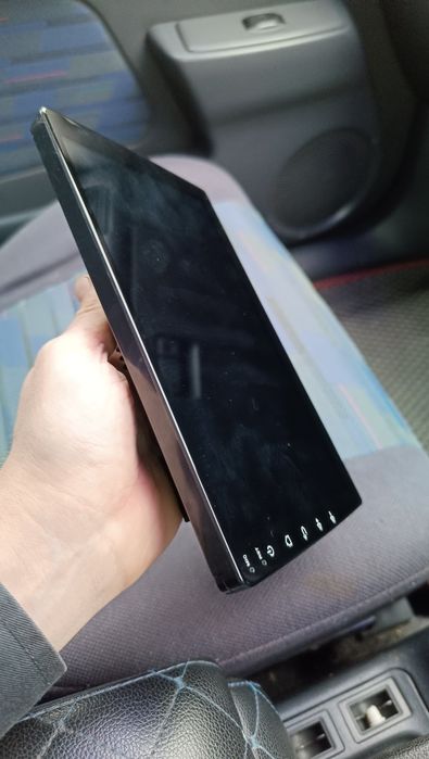 Магнитола  Tayes