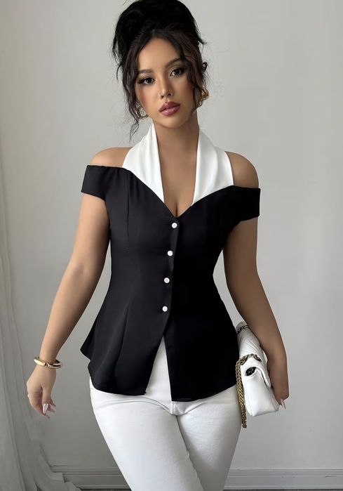 Блузка с V-образным вырезом
