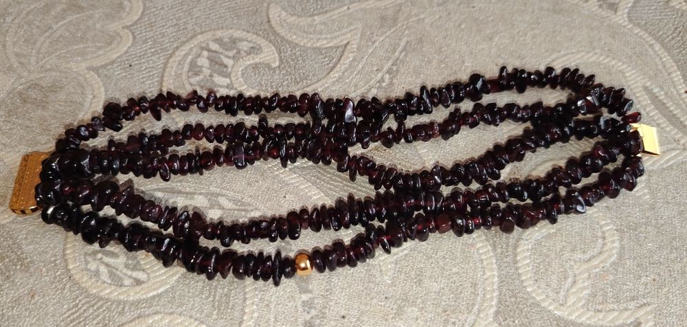 Гривна от Гранати