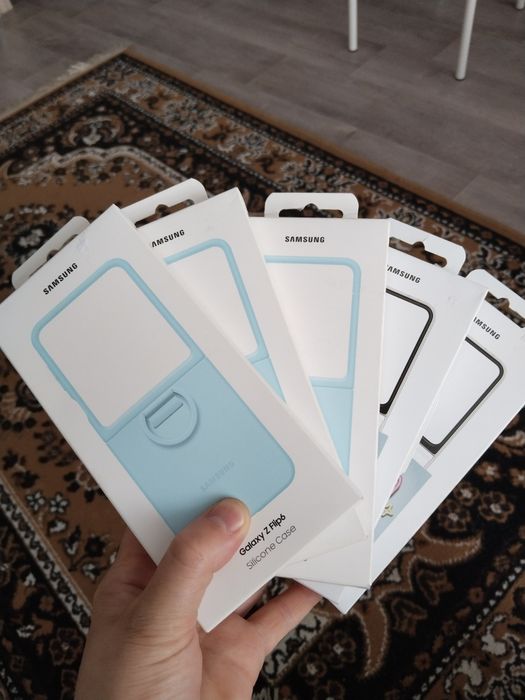 Продам чехлы на самсунг flip 6 флип 6