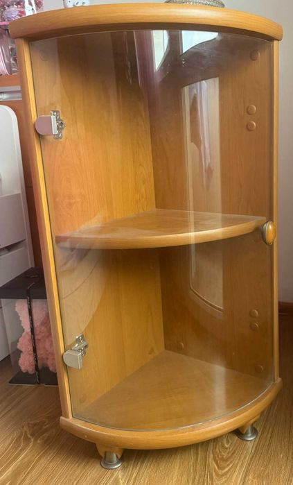 Продавам Гардероб