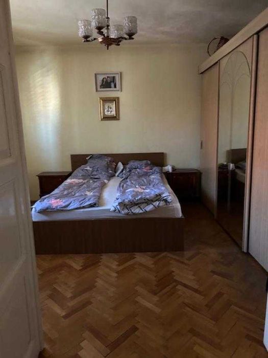 Casa cu 3 apartamente individuale Rogerius