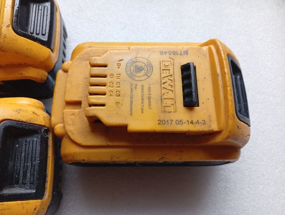 Acumulatorii dewalt 18 v