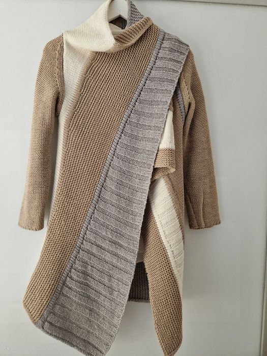 Cardigan asimetric din amestec cu lana