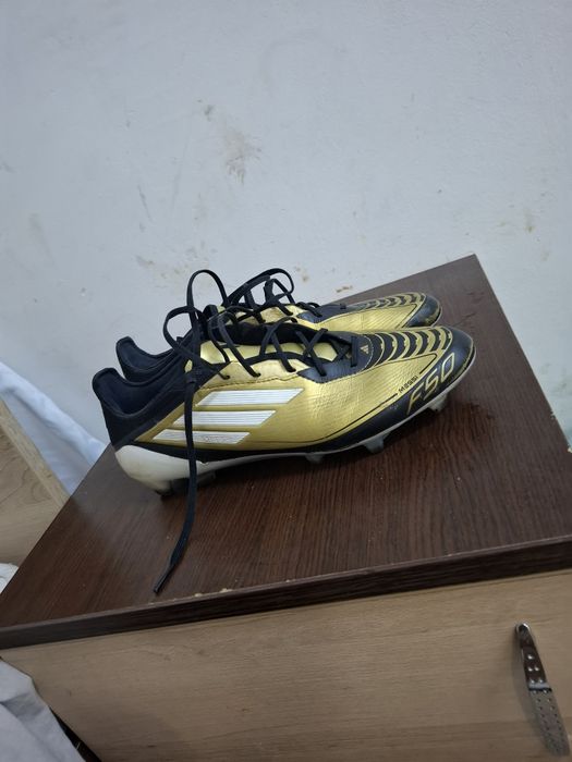 Ghete de fotbal F50 Messi AFG elite auri