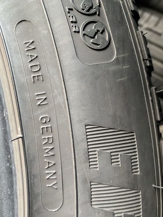 Шины 235/55/18 пара бу гудиер