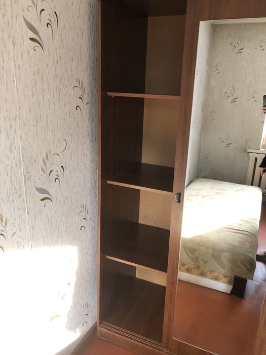 Продам шкаф-купе с зеркалом