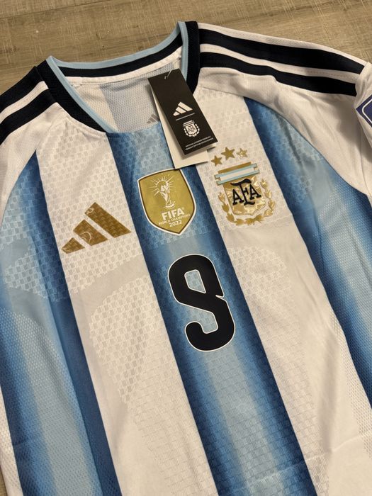 Tricou de fotbal argentina nationala Julian Alvarez 9 marime M cu eticheta adidas world cup 2026 nou