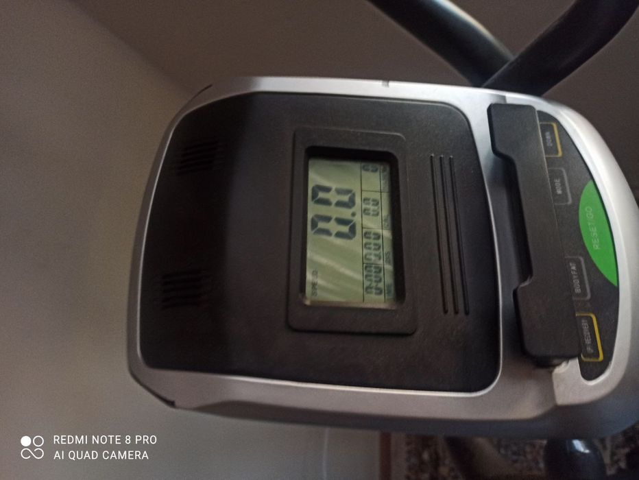 Велотренажер. Холат Зур