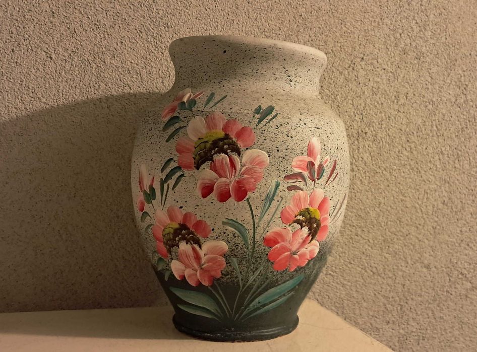 Нова керамична ваза