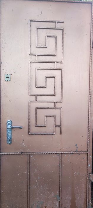 Продается бронированная дверь