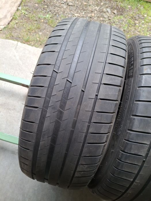 2 Anvelope de vară  235 45 18 Michelin